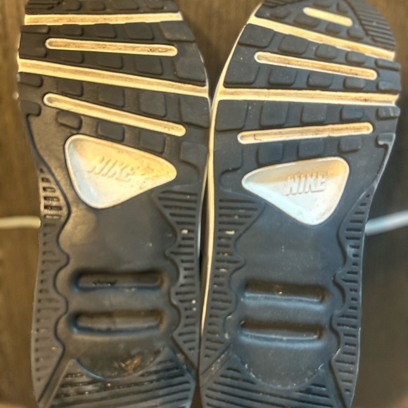 Nike Air Max 90 LV8
White Metallic Gold Black (Women's) - Picture 7 of 7